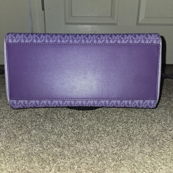 NWOT Michael Kors Voyager Large Color Block Signature Logo Shoulder Bag - Picture 6 of 15